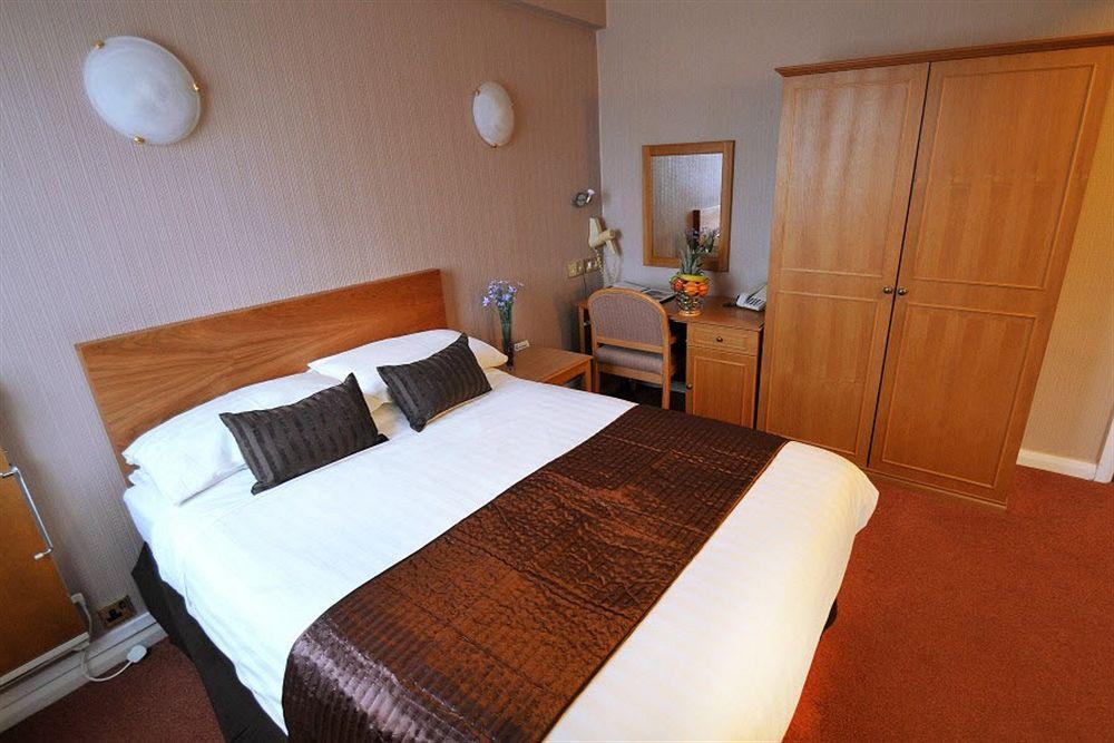Alma Lodge Hotel Стокпорт Экстерьер фото